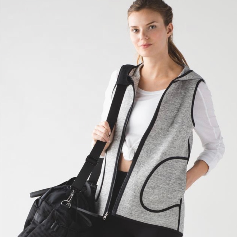 Lululemon Insculpt Vest- gray/black detail, REVERSIBLE- size 4/XS.  Perfect cond